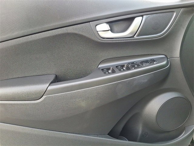 Used 2022 Hyundai Kona SEL w/ Convenience Package image 12