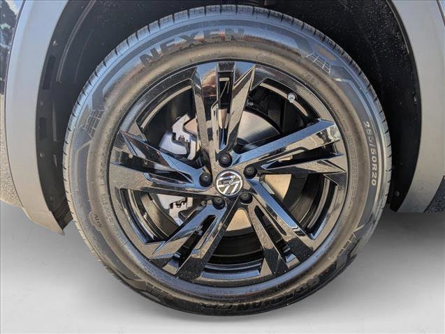 New 2026 Volkswagen Atlas Cross Sport SEL R-Line image 9