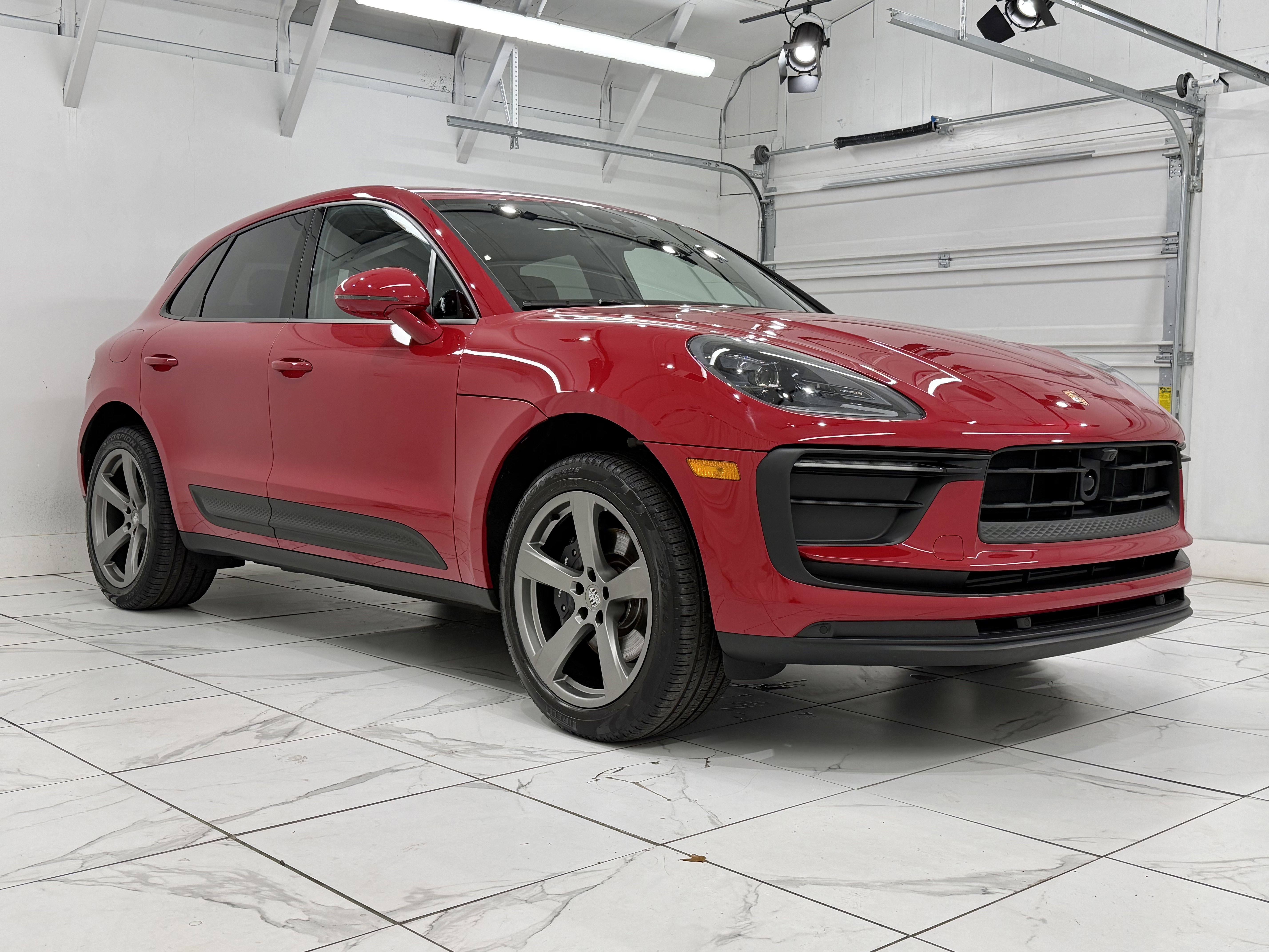 Certified 2024 Porsche Macan image 10