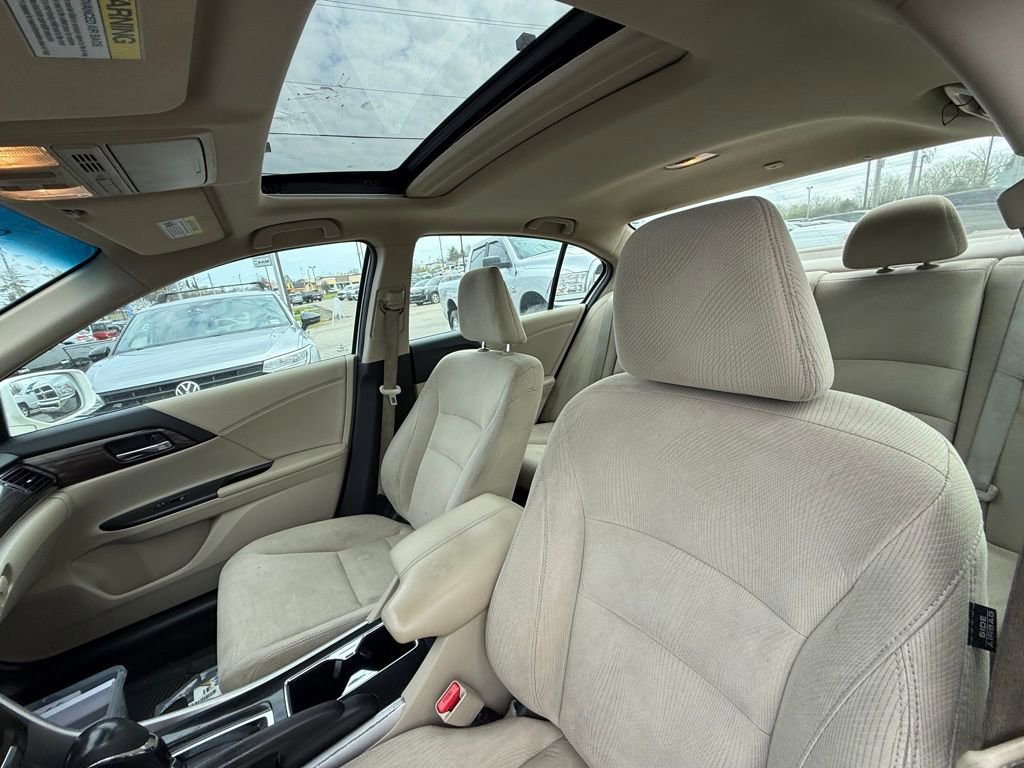 Used 2017 Honda Accord EX image 13