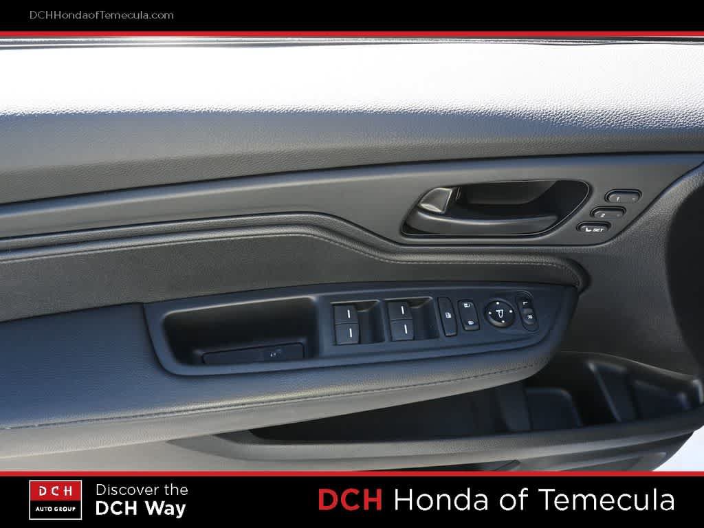 Used 2025 Honda Odyssey Sport-L image 16