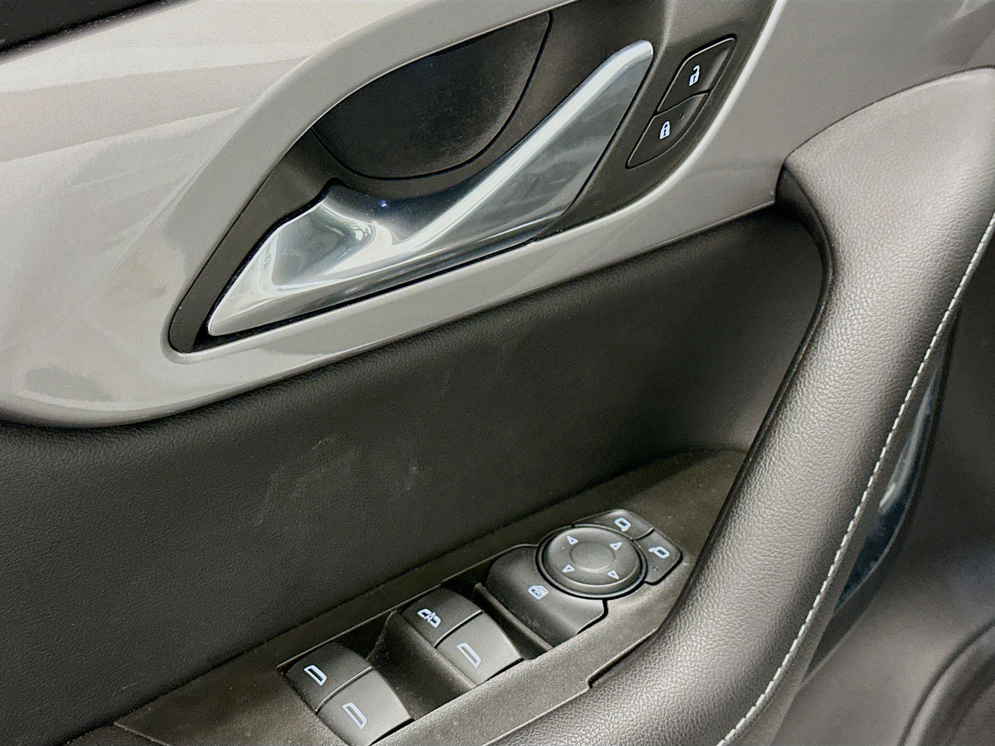 Used 2023 Chevrolet Blazer LT w/ LPO, Floor Liner Package image 15