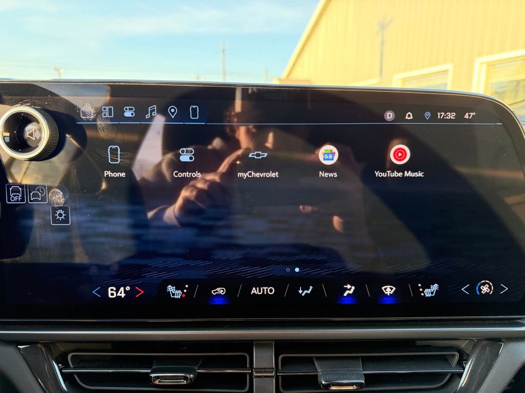 Used 2025 Chevrolet Equinox EV RS image 27