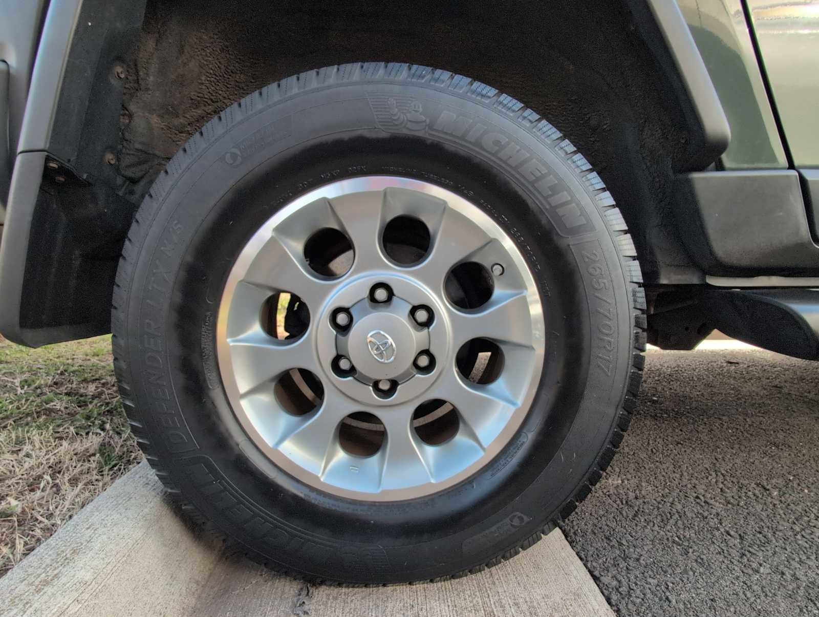 Used 2012 Toyota FJ Cruiser 4WD w/ Upgrade Pkg image 13