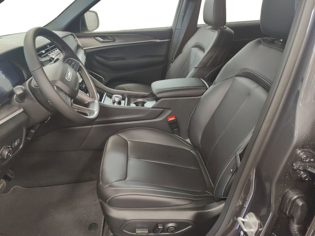 New 2025 Jeep Grand Cherokee L Limited w/ Black Appearance Package image 11