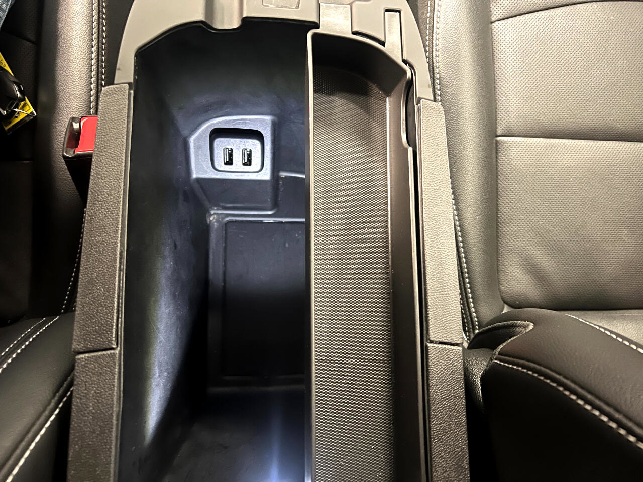 Used 2024 GMC Terrain SLT image 46