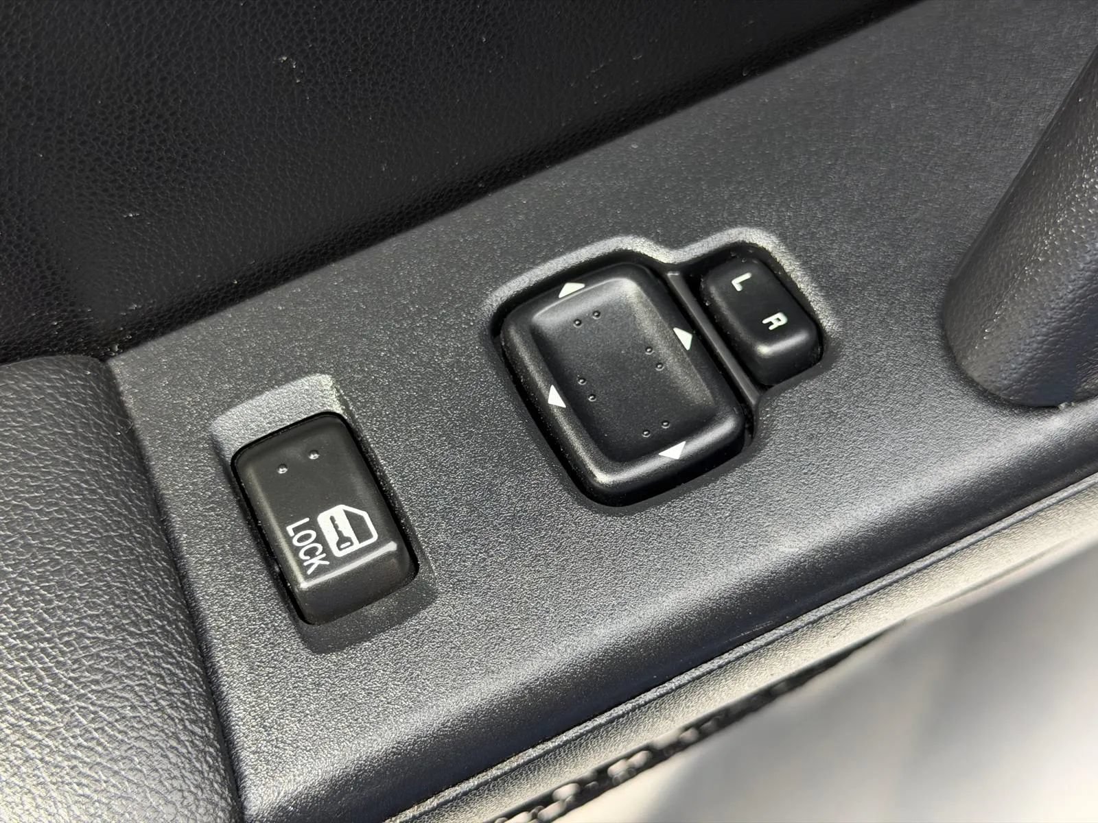 Used 2012 MAZDA MX-5 Miata Touring w/ Suspension Pkg RWD image 18