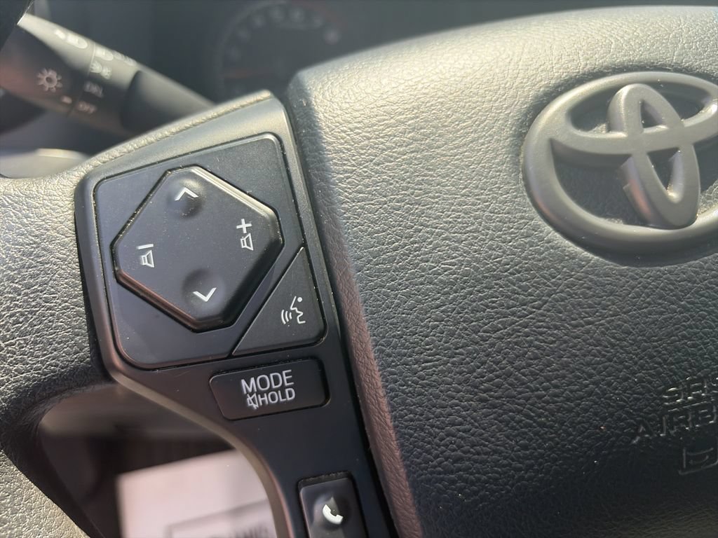 Used 2020 Toyota Tacoma SR w/ SR Convenience Package RWD image 21
