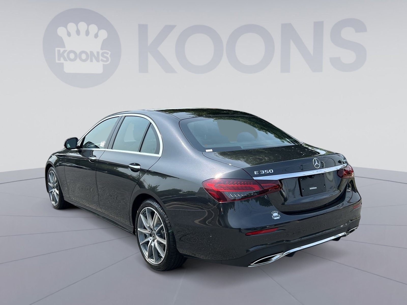 Used 2021 Mercedes-Benz E 350 4MATIC Sedan image 4