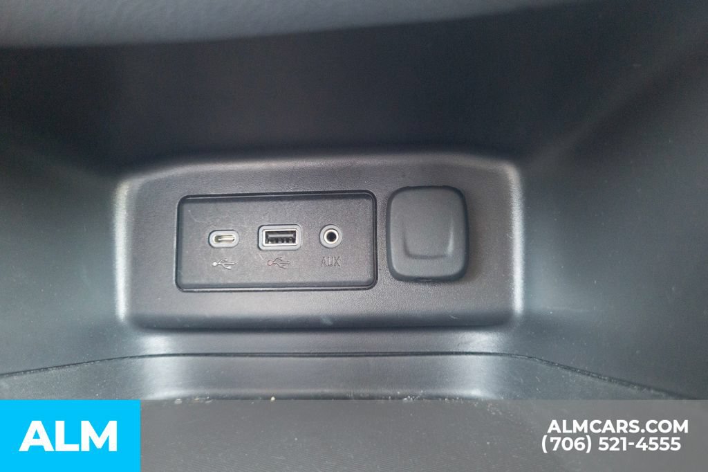 Used 2024 Chevrolet Equinox LT FWD image 28