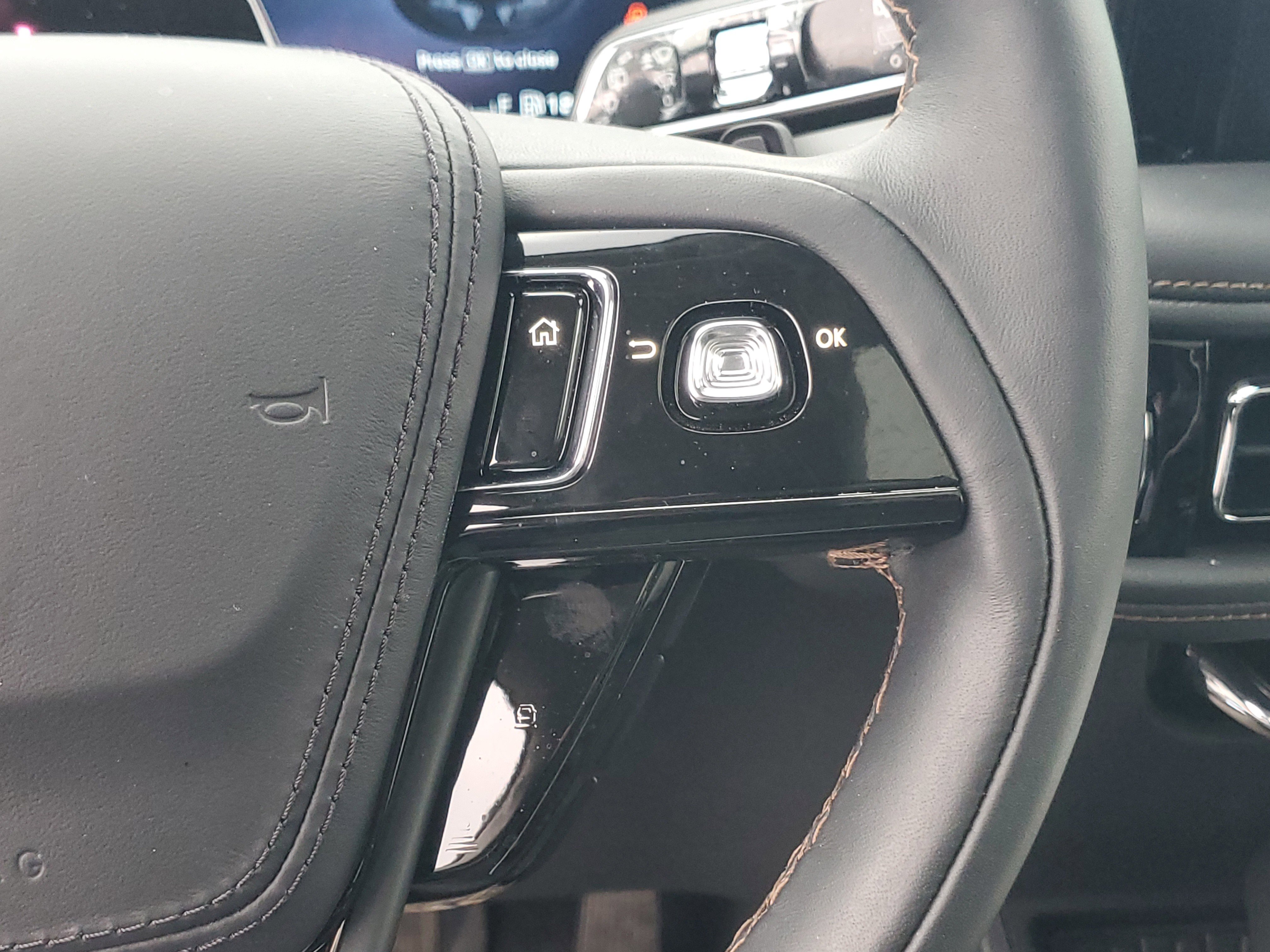 New 2025 Lincoln Aviator AWD w/ Equipment Group 101A image 17