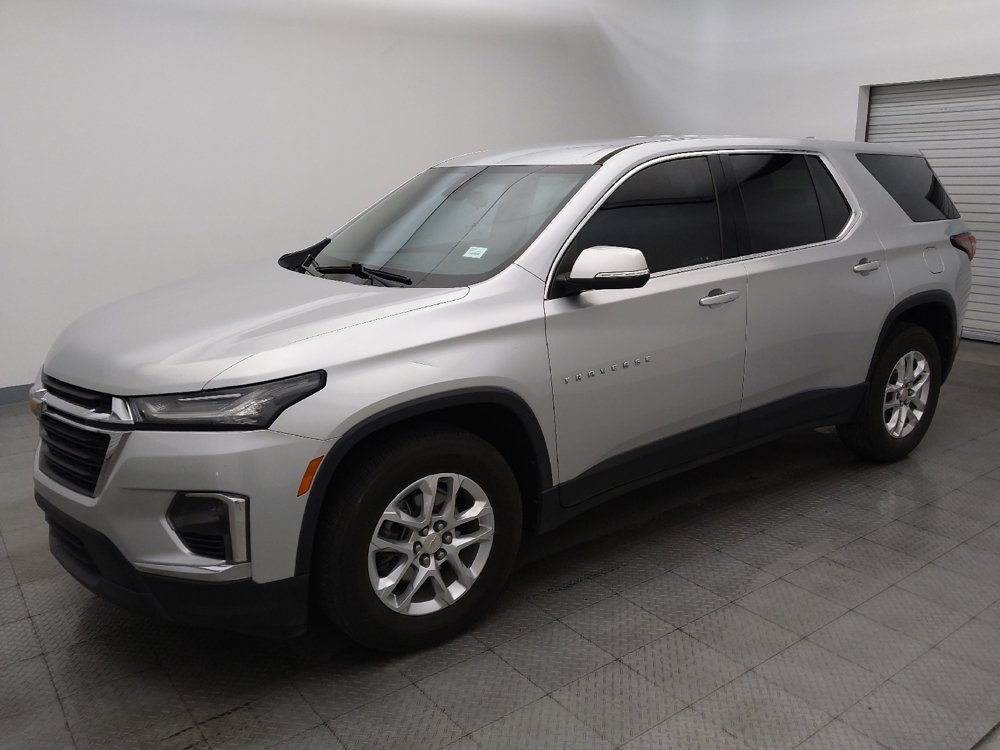 Used 2022 Chevrolet Traverse LS FWD image 2