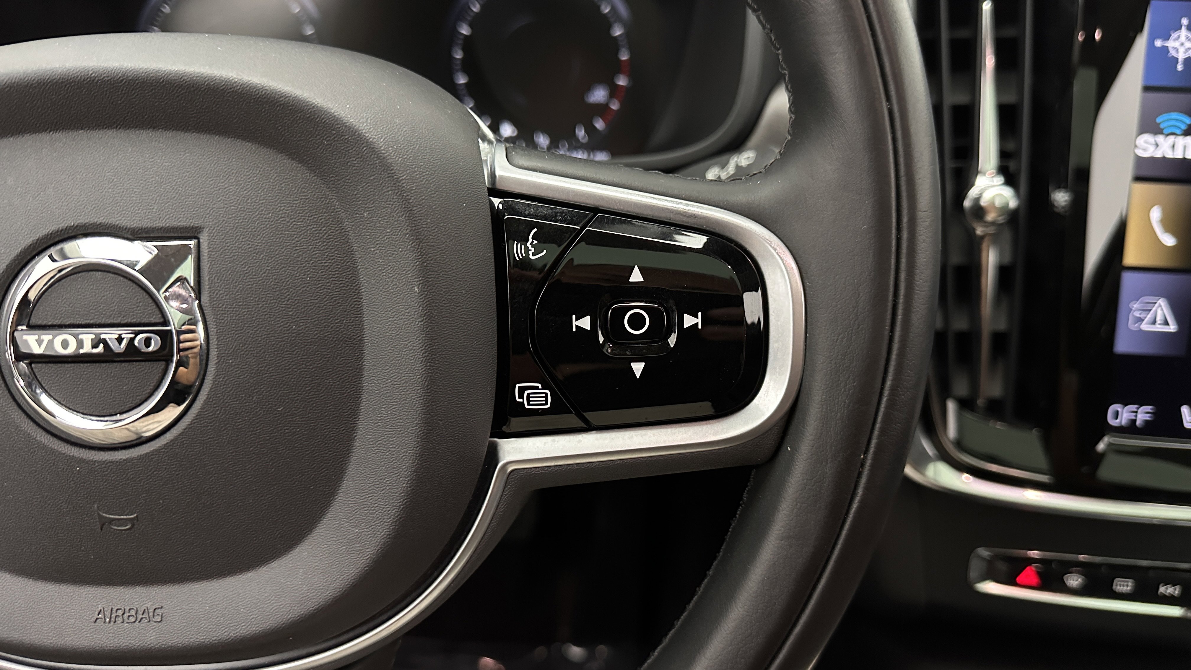 Used 2019 Volvo V90 T6 Cross Country w/ Advanced Package AWD/4WD image 23