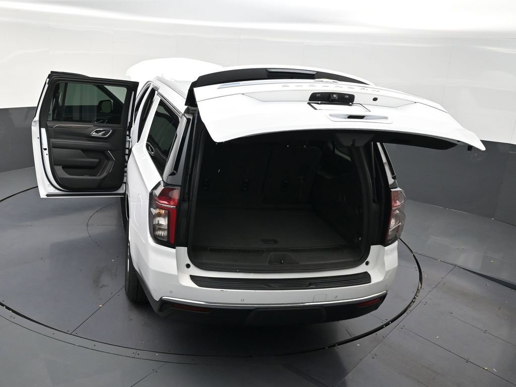 Used 2022 Chevrolet Suburban LS image 32