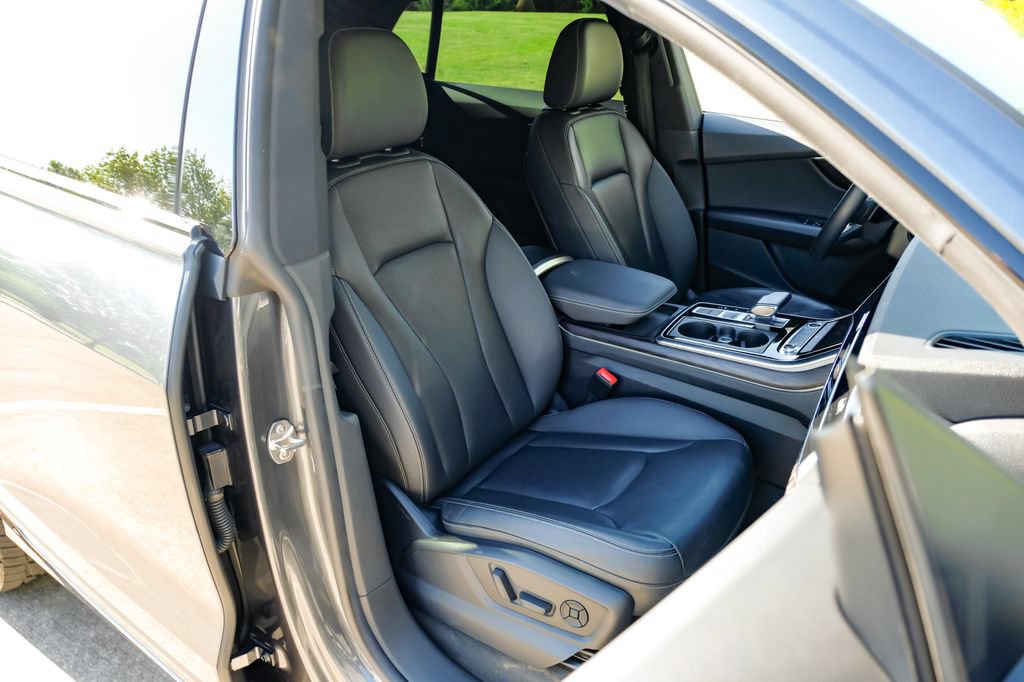 Used 2021 Audi Q8 Premium Plus AWD/4WD image 40