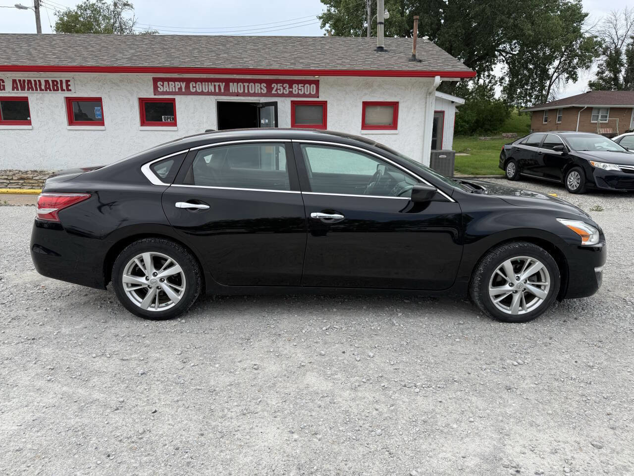 Used 2013 Nissan Altima 2.5 SV FWD image 2