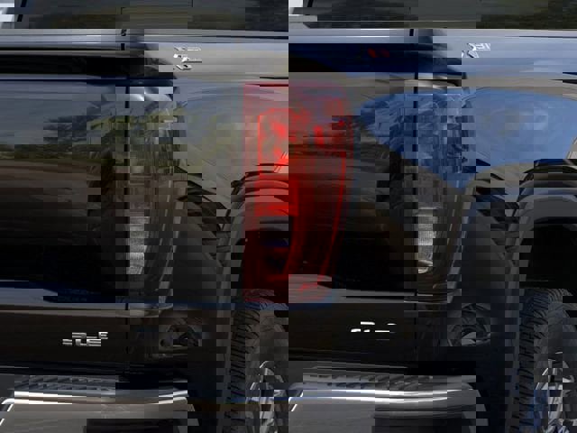 New 2026 GMC Sierra 1500 SLE image 11