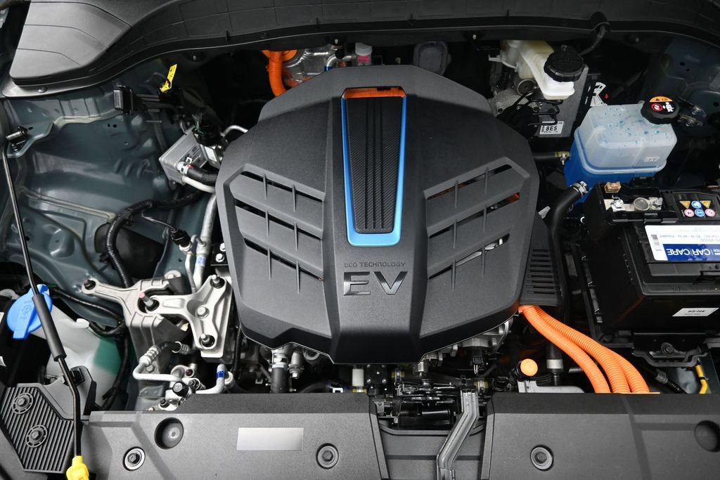 Used 2023 Hyundai Kona SE w/ Cargo Package FWD image 7