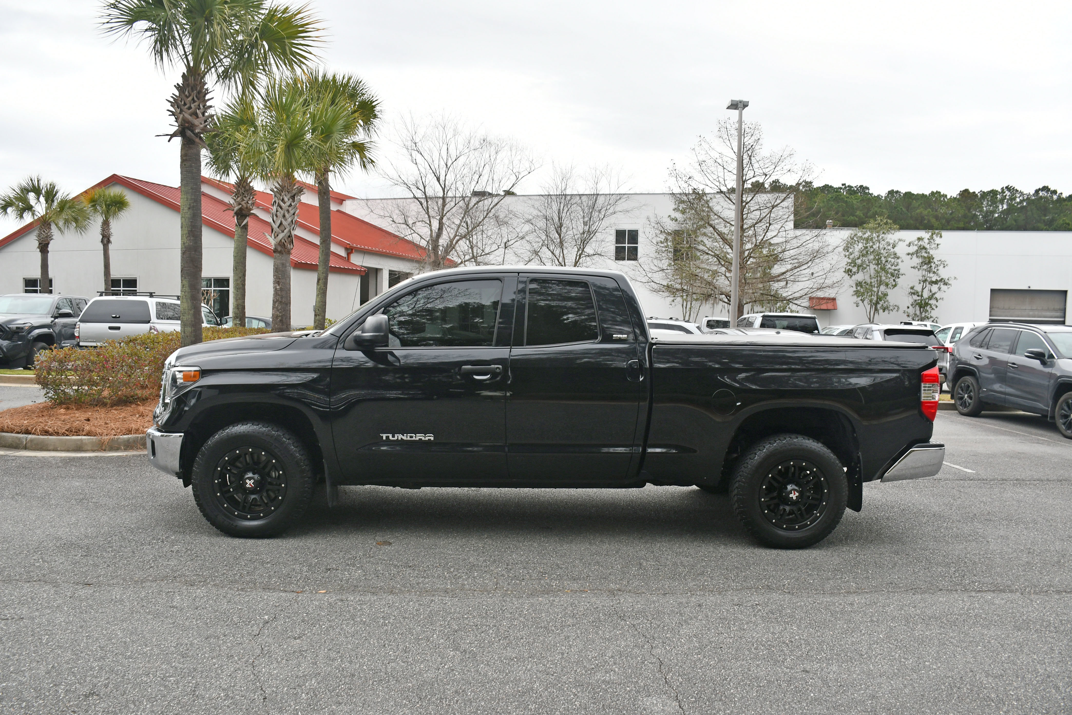 Used 2019 Toyota Tundra SR5 image 2