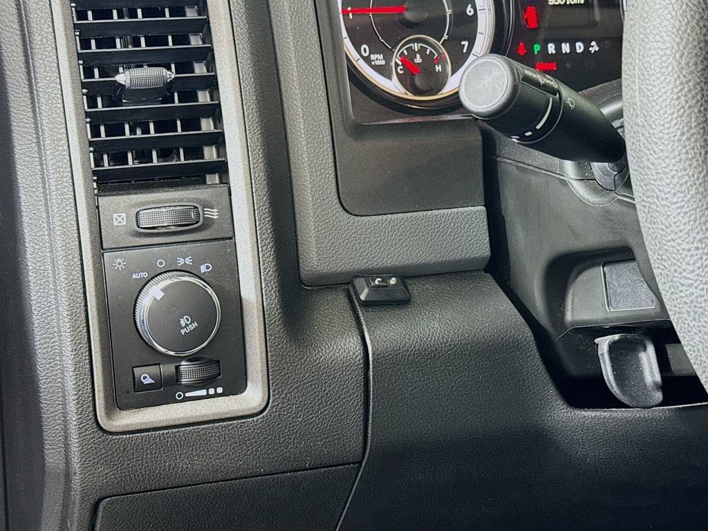 Used 2019 RAM 1500 Express w/ Express Value Package AWD/4WD image 10