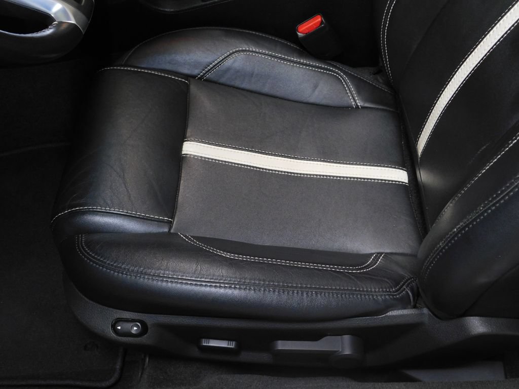 Used 2013 Ford Mustang GT Premium w/ Electronics Pkg RWD image 43