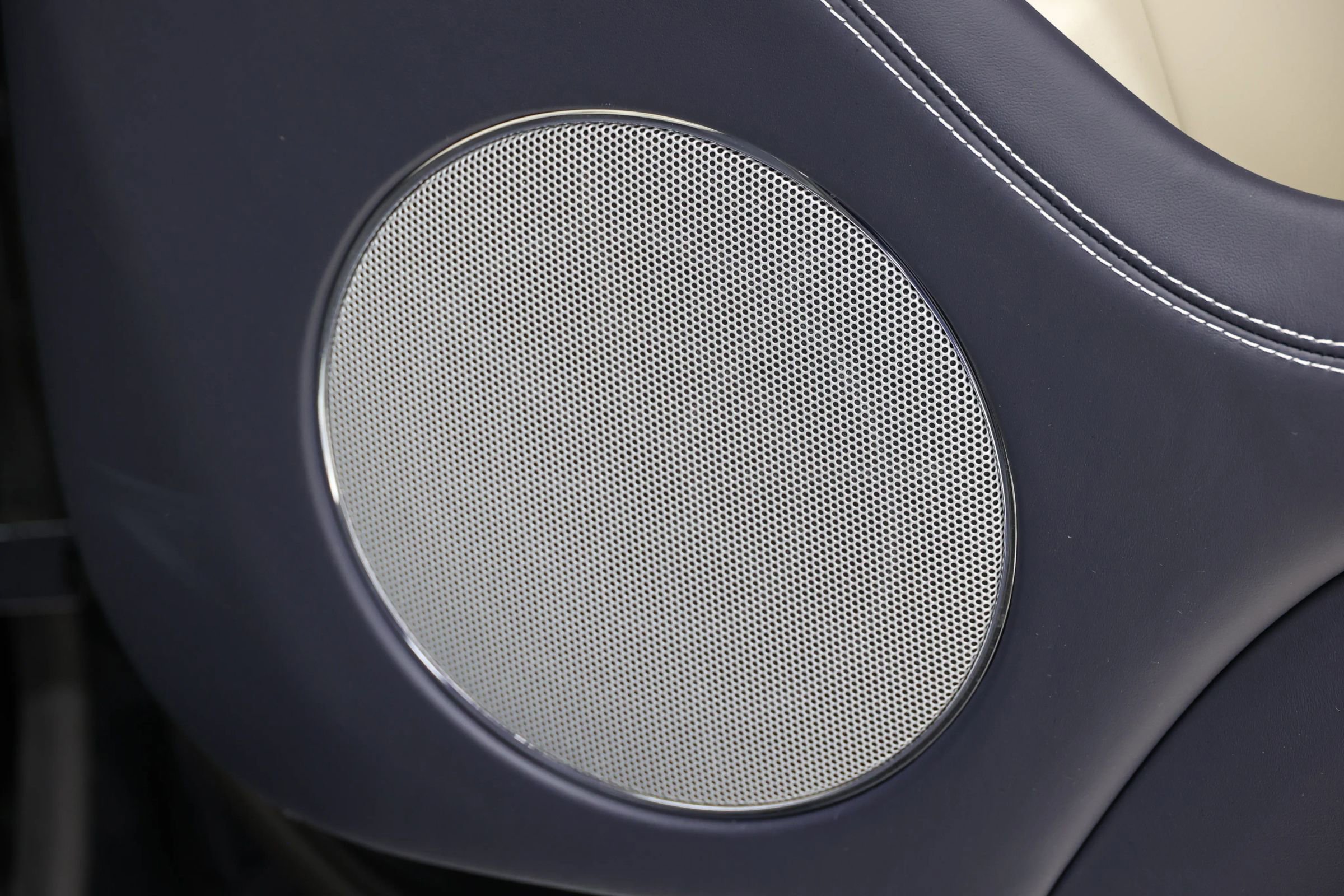 Used 2022 Bentley Bentayga image 93