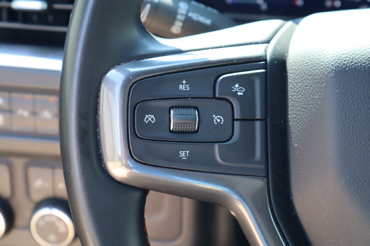 Used 2024 Chevrolet Suburban RST RWD image 13