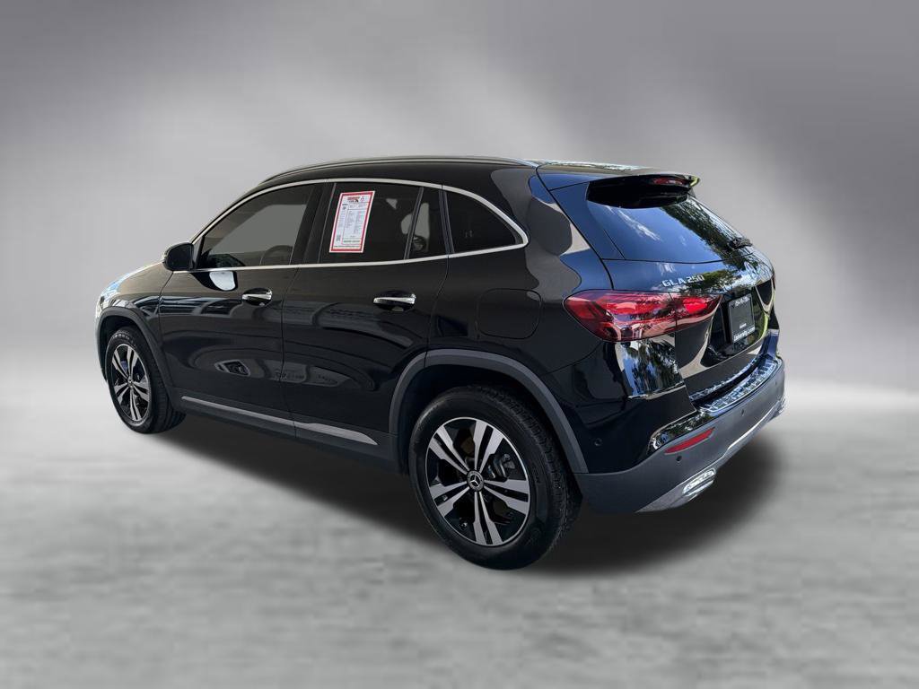 Used 2025 Mercedes-Benz GLA 250 image 4