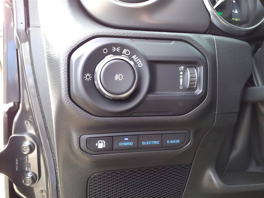 New 2023 Jeep Wrangler Unlimited w/ Cold Weather Group AWD/4WD image 12