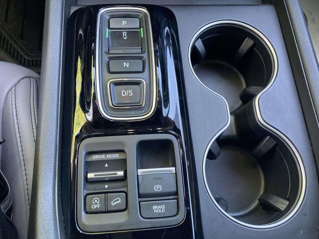 Used 2025 Honda Pilot Touring image 19