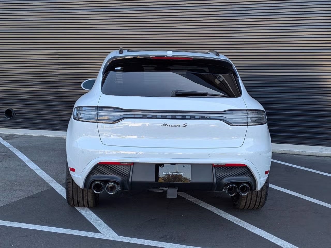 Certified 2025 Porsche Macan S AWD/4WD image 6