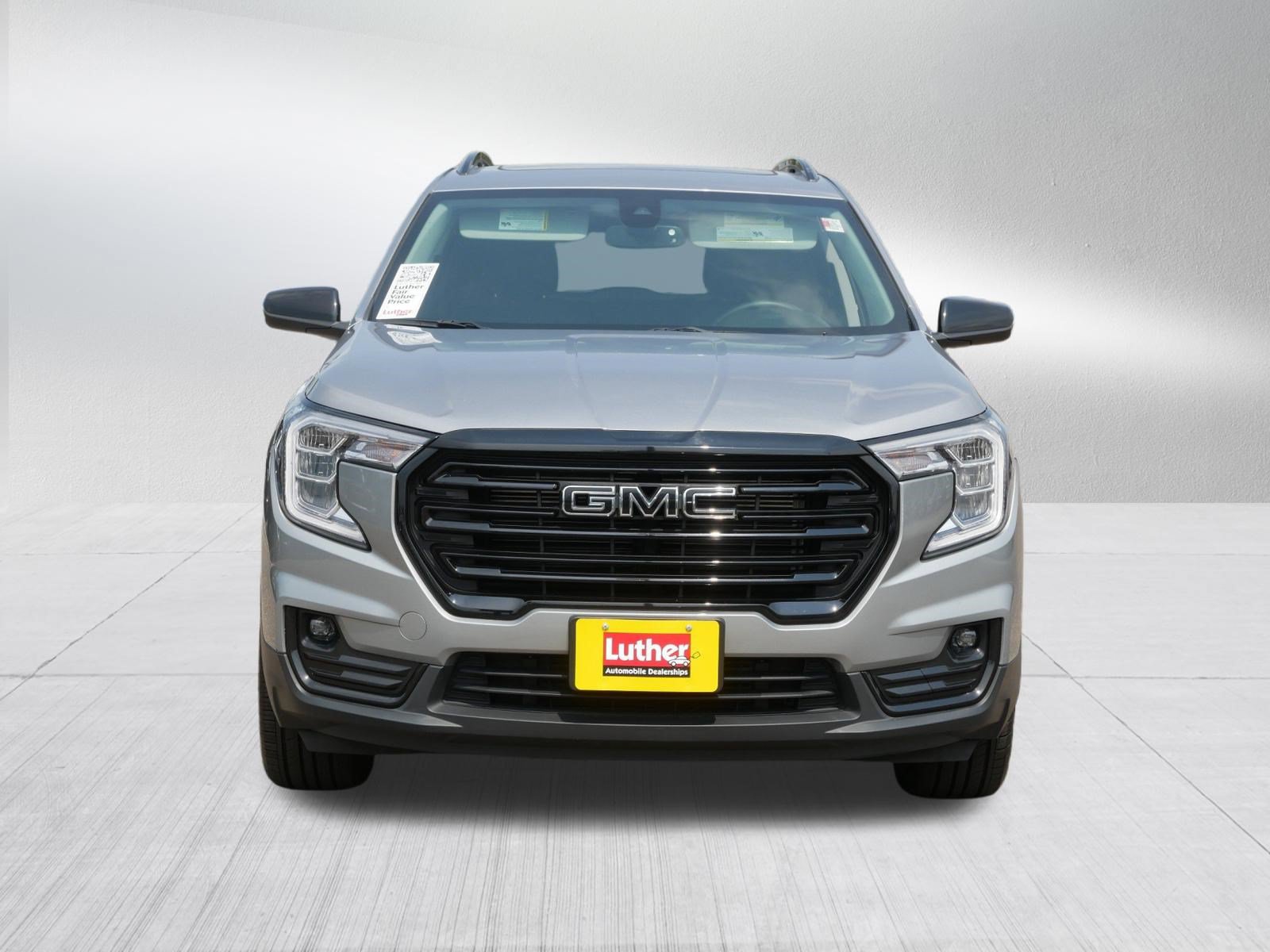 Used 2024 GMC Terrain SLT w/ Elevation Edition AWD/4WD image 2