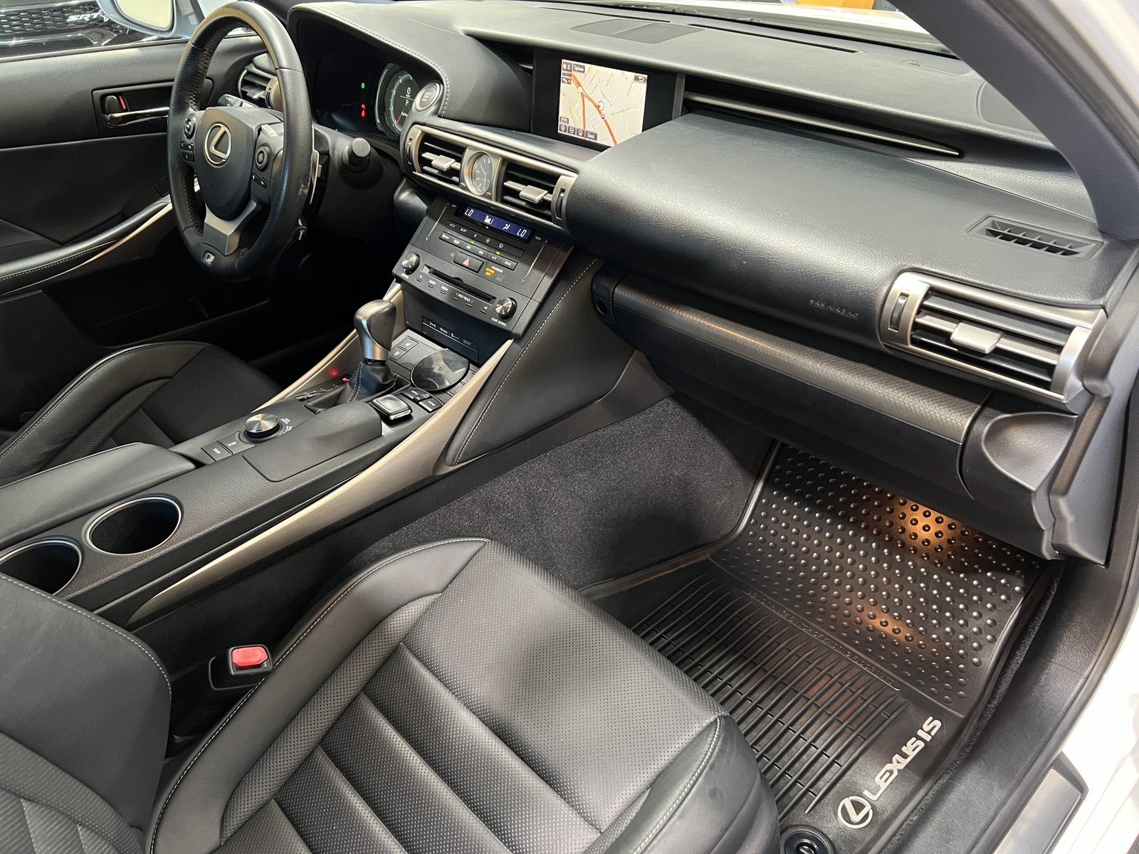Used 2016 Lexus IS 200t RWD image 15