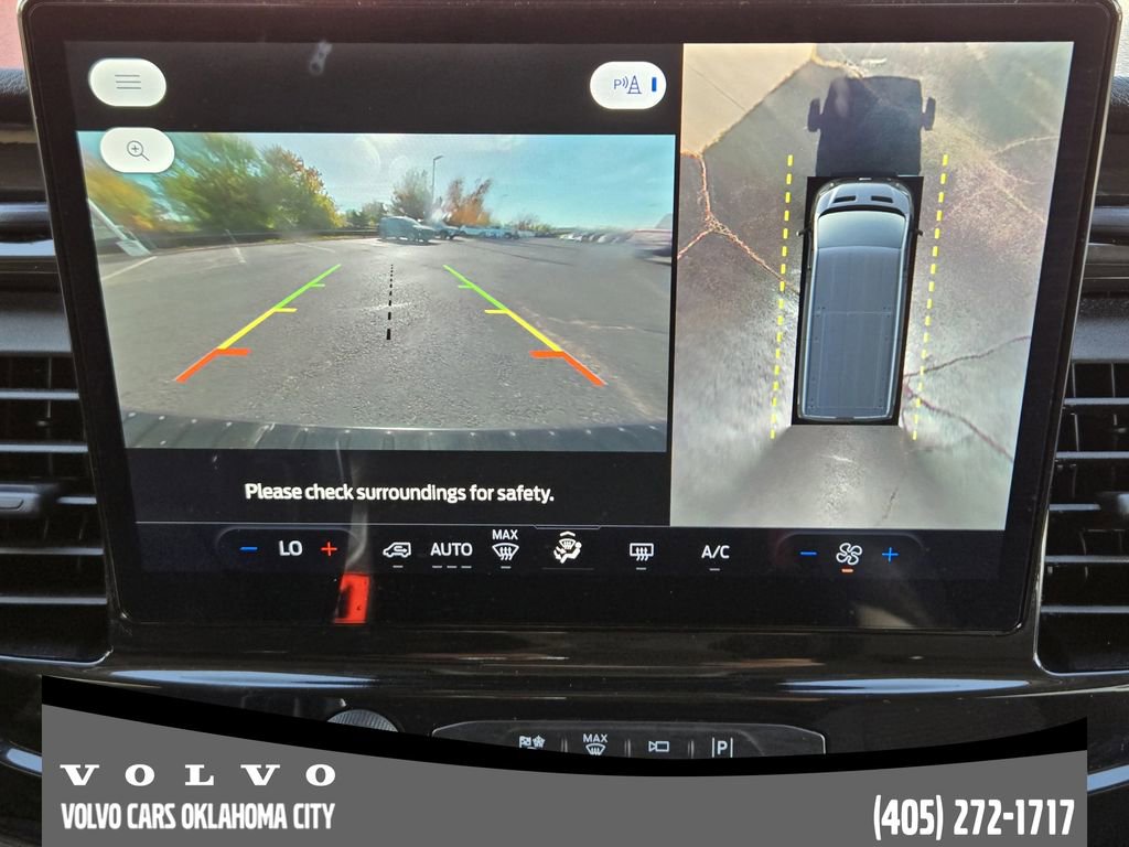 Used 2023 Ford Transit 350 XLT image 17