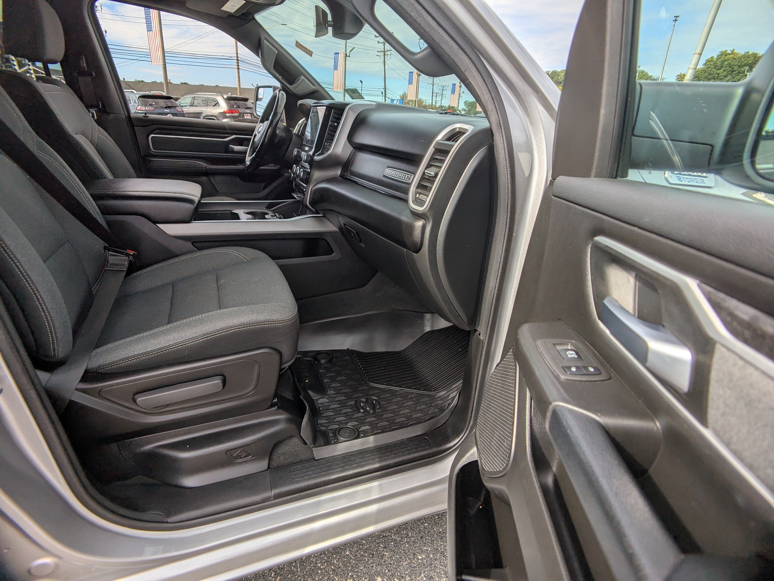 Used 2022 RAM 1500 Big Horn AWD/4WD image 12