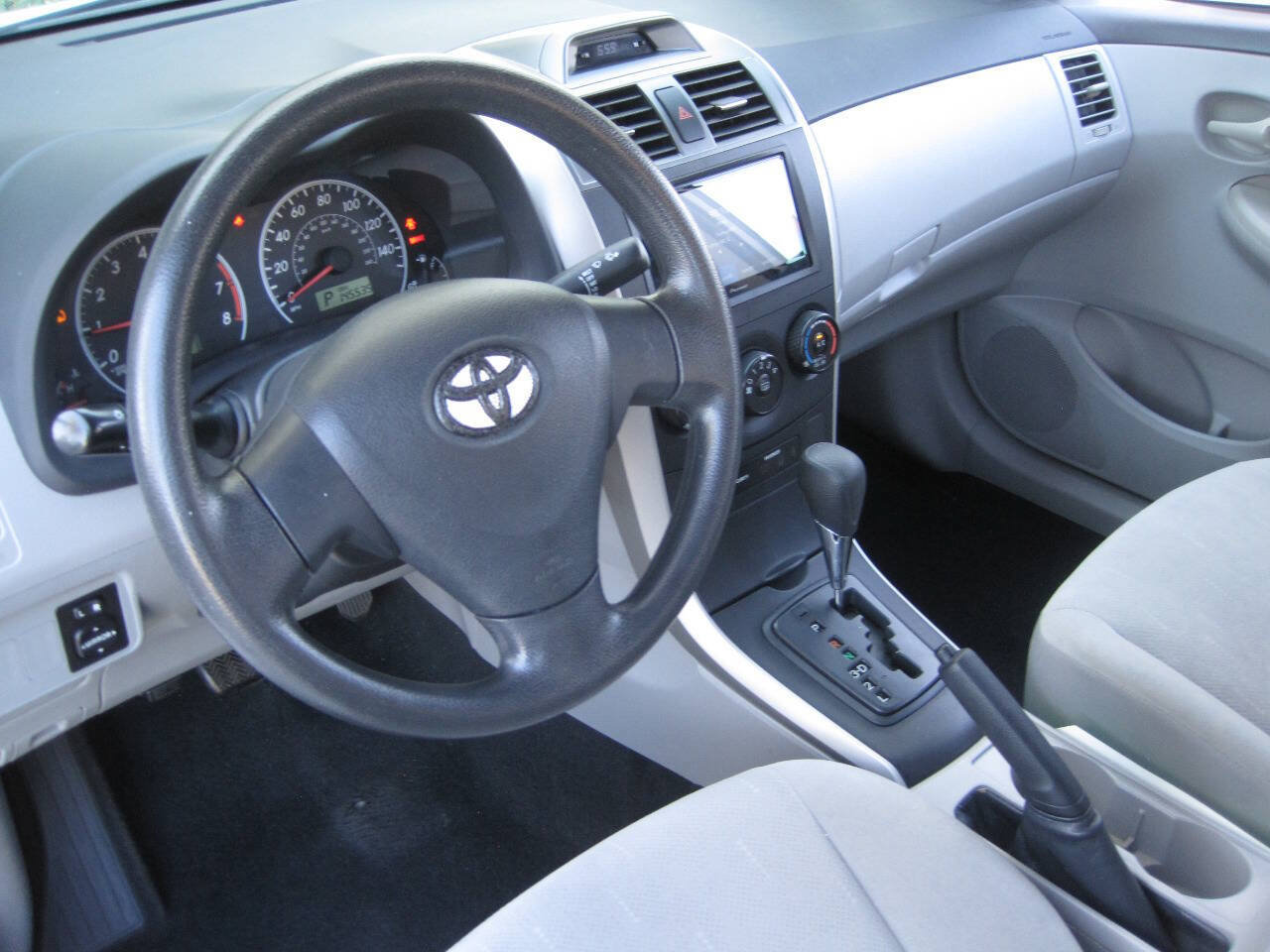 Used 2013 Toyota Corolla L FWD image 19