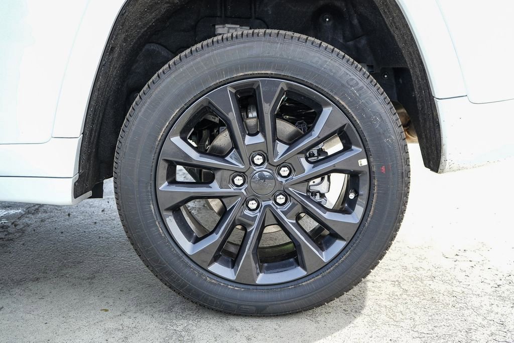 New 2026 Jeep Grand Cherokee Limited image 12