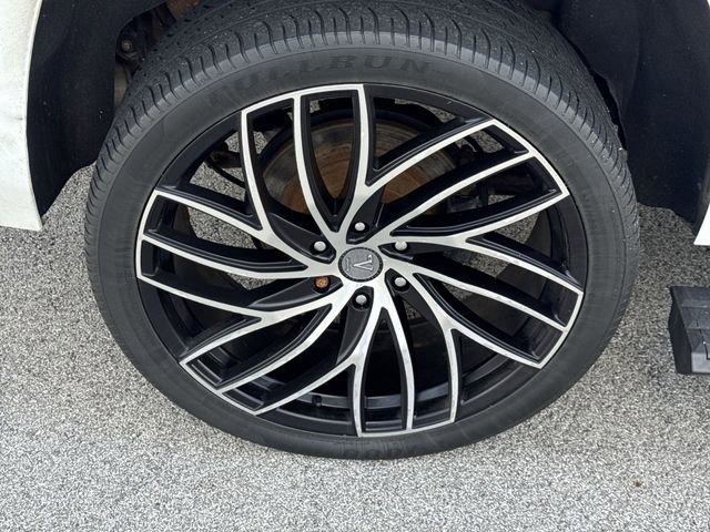 Used 2015 Chevrolet Tahoe LTZ image 34