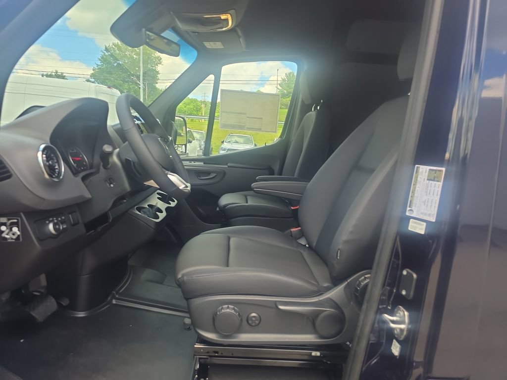 New 2026 Mercedes-Benz Sprinter 2500 image 9