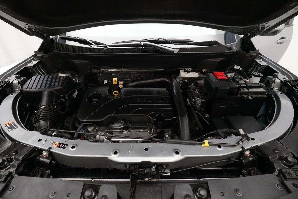 Certified 2025 Chevrolet Equinox LT image 3