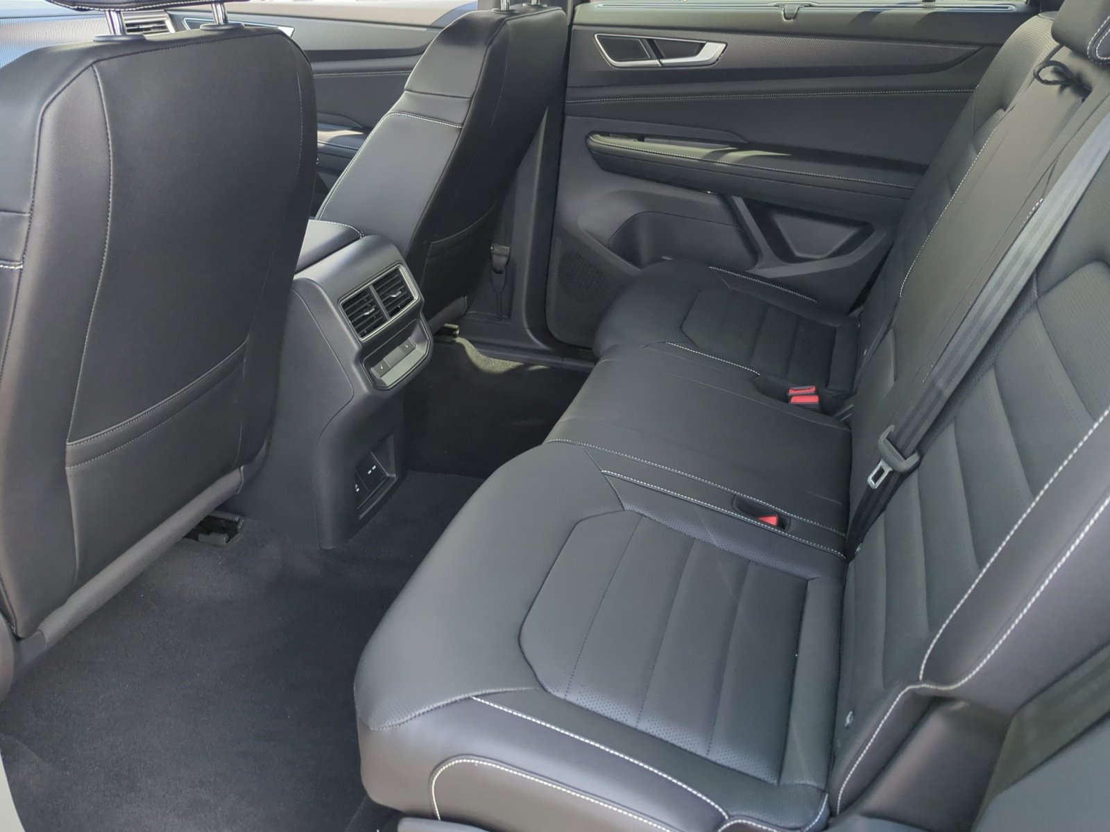 New 2026 Volkswagen Atlas Cross Sport SEL image 17