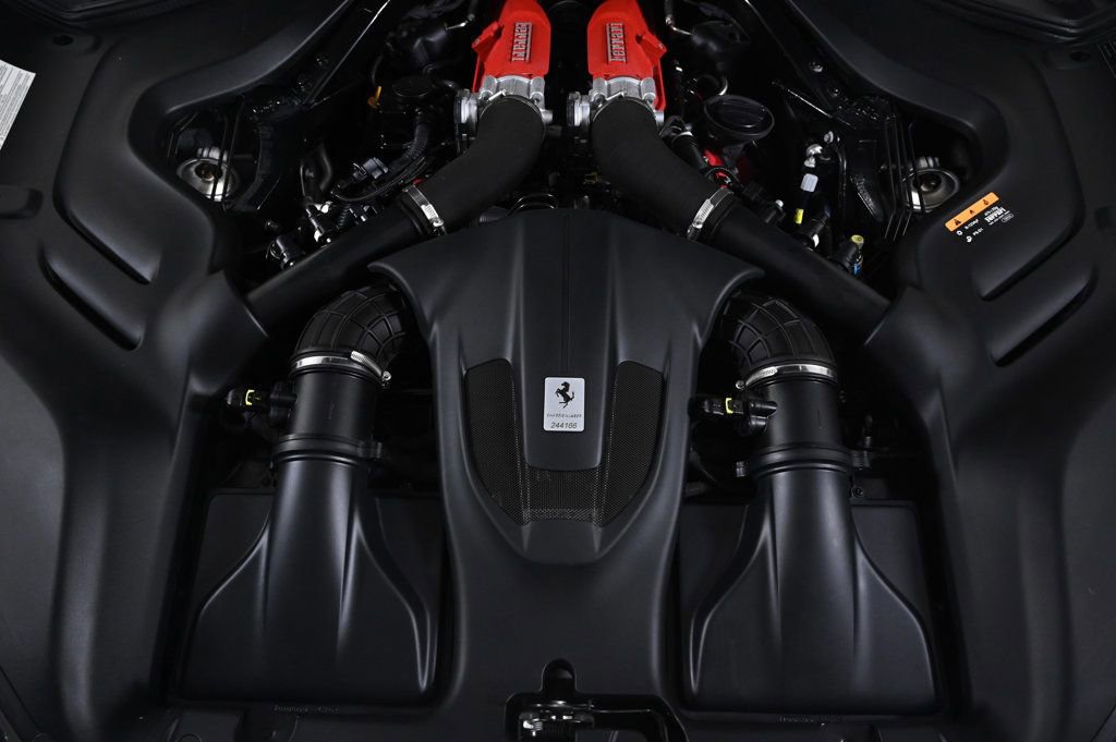 Certified 2019 Ferrari Portofino image 5