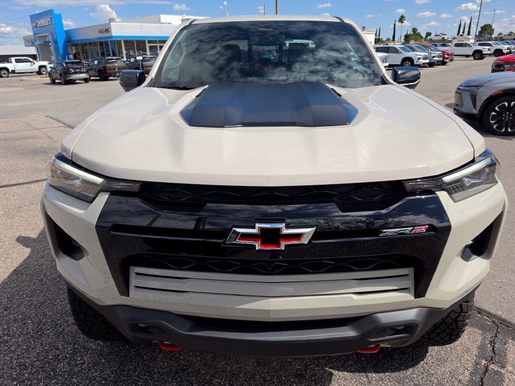 New 2026 Chevrolet Colorado ZR2 w/ Technology Package AWD/4WD image 8