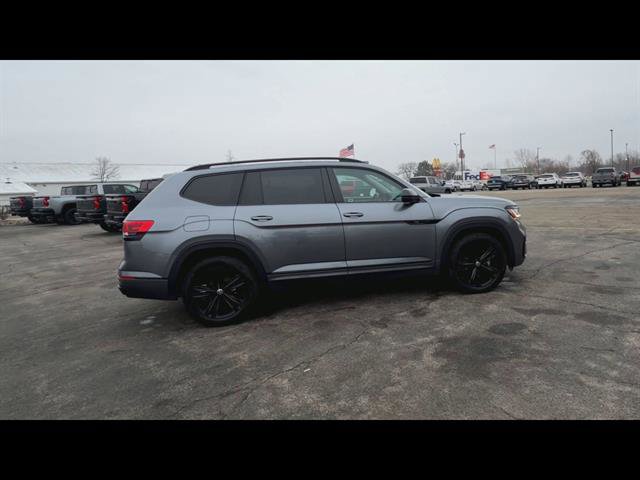 Used 2023 Volkswagen Atlas SEL R-Line AWD/4WD image 33