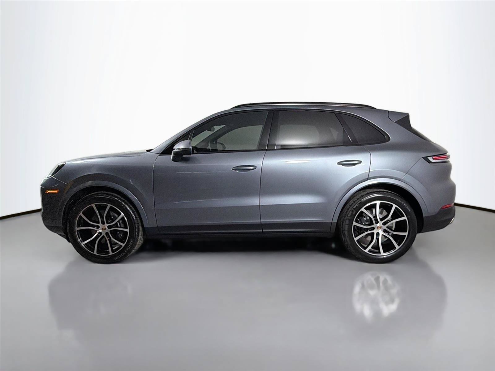 Certified 2026 Porsche Cayenne AWD/4WD image 2
