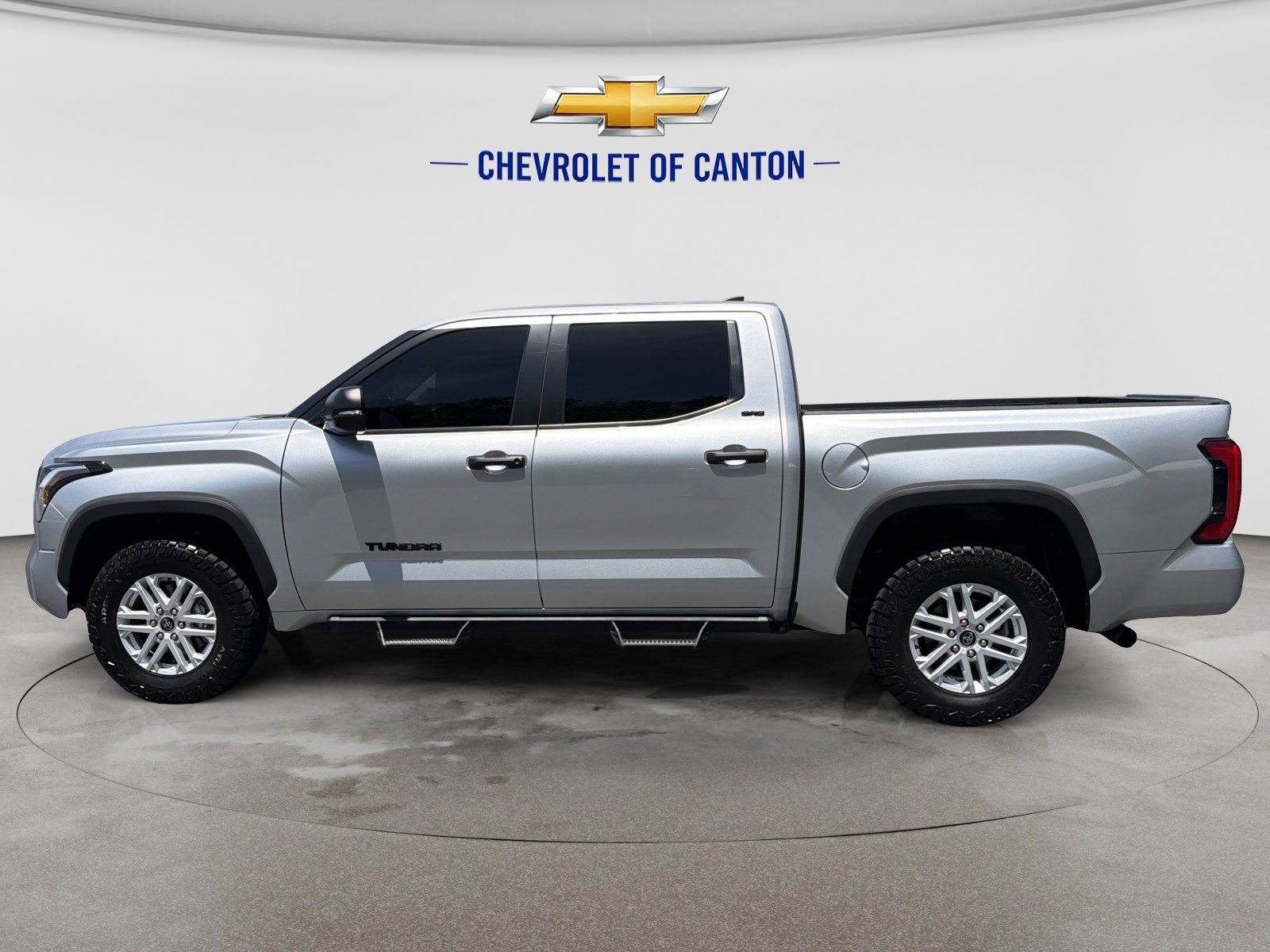 Used 2024 Toyota Tundra SR5 w/ SR5 Convenience Package AWD/4WD image 8