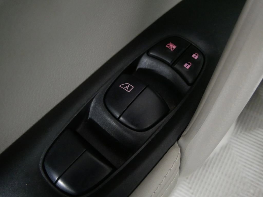 Used 2020 Nissan Rogue Sport SL w/ Premium Package image 15