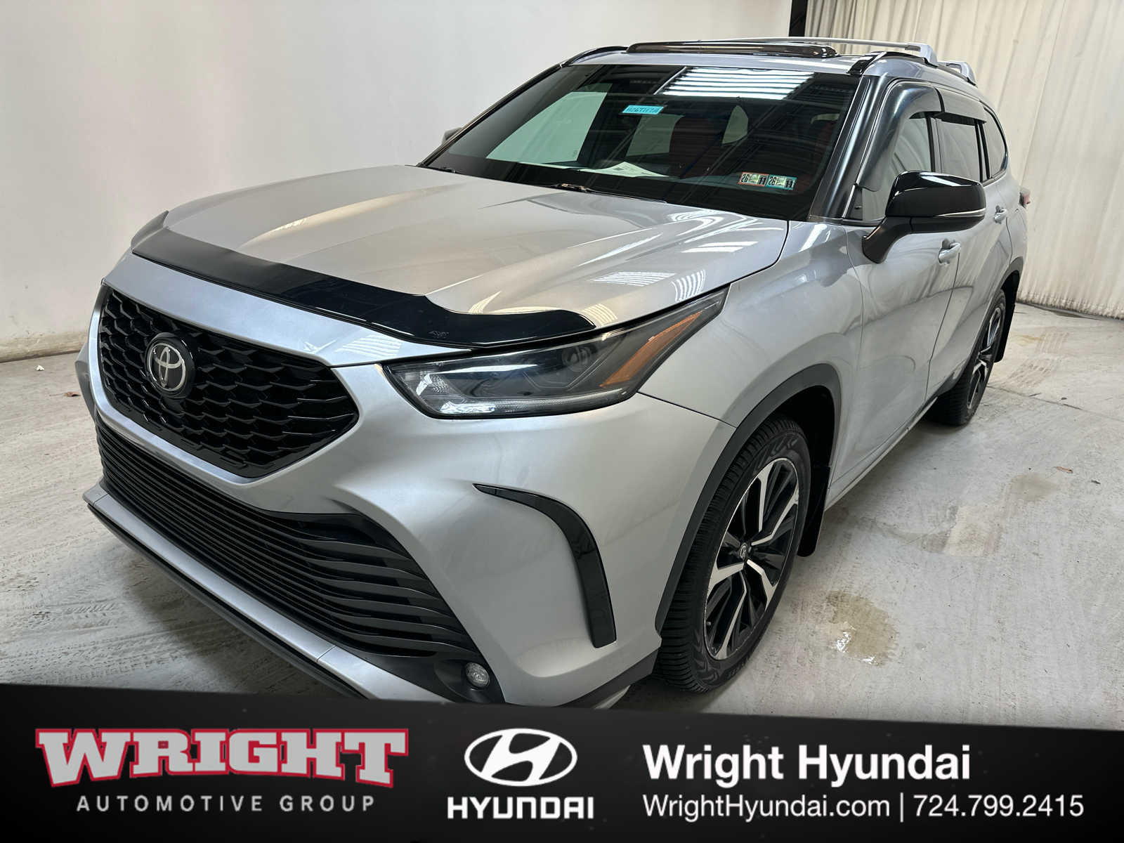 Used 2022 Toyota Highlander XSE image 3