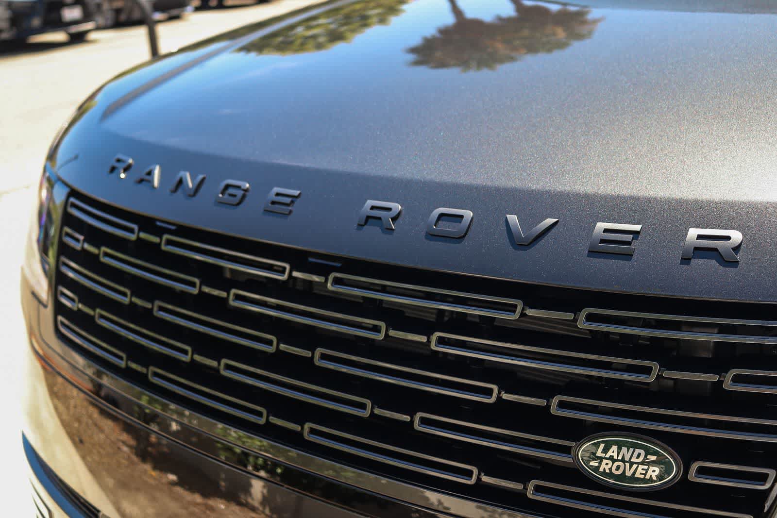New 2026 Land Rover Range Rover Long Wheelbase SE AWD/4WD image 11