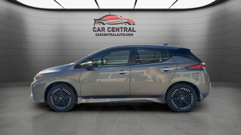 Used 2025 Nissan Leaf SV Plus image 2